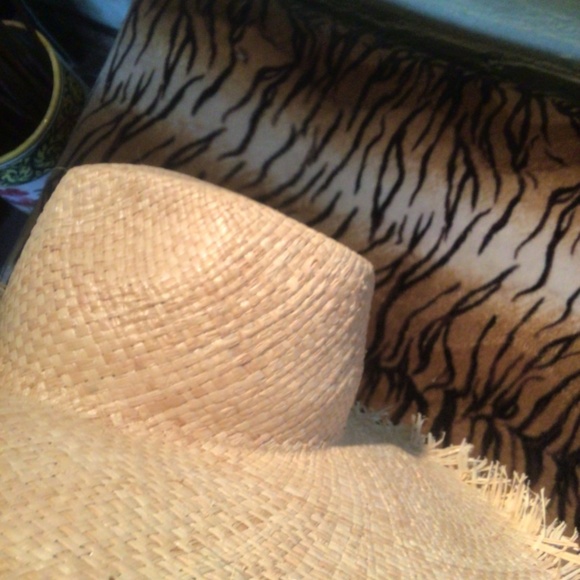 RARE!  Wyeth frayed edge straw hat main image 4